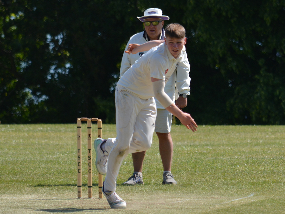Impressive at the death: Heathcoat bowler Harry Pryce<br>credit: Conrad Sutcliffe - no re-use without copyright owner's consent