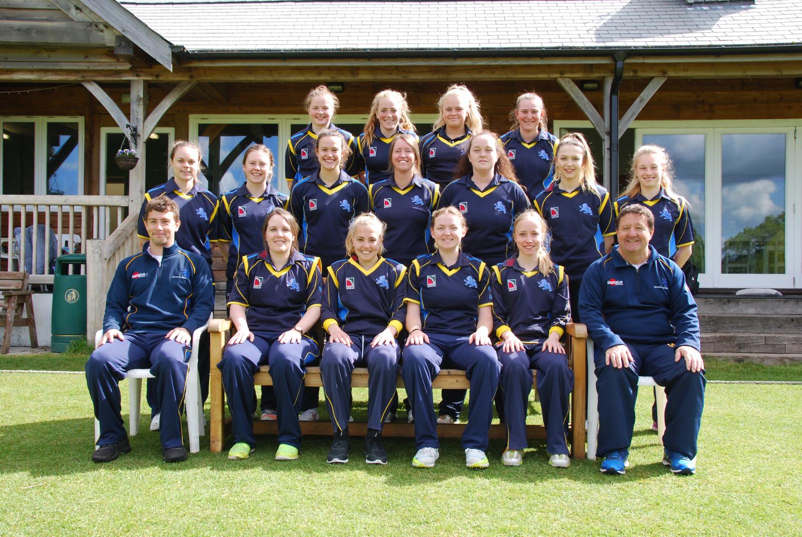 Warren Carr (bottom right) with the Devon Women's team in 2019. Credit: Chris Cottrell.
